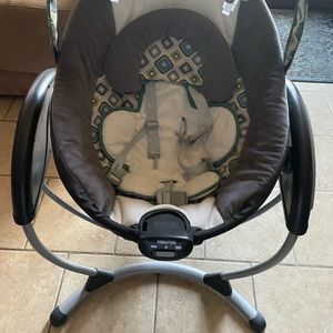 Graco Glider LX Portable Gliding Baby Swing.